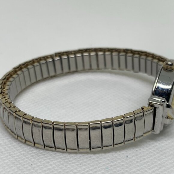 Women Accutime silver tone 19mm oval case silver tone quartz analog running - Picture 5 of 6